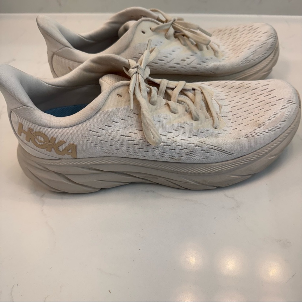 Hoka Clifton 8 women’s shoes